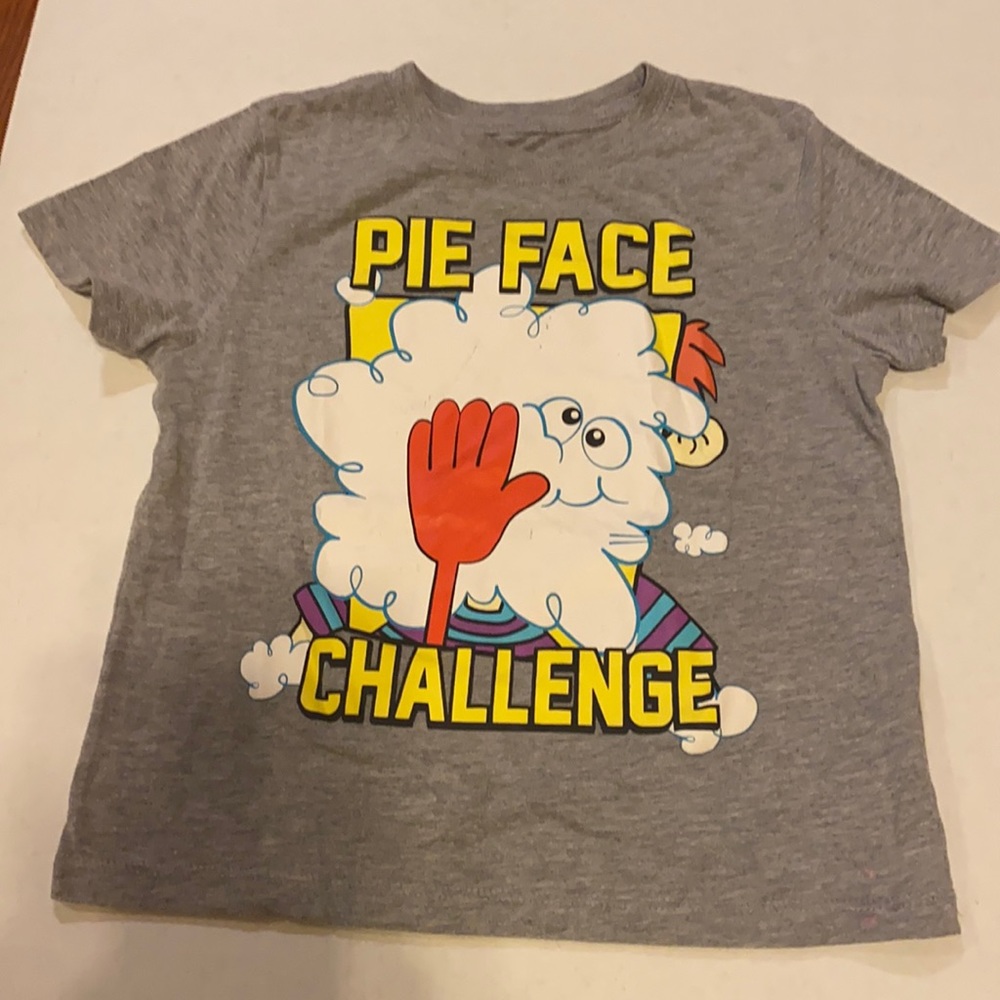 Boys Graphic Tee Size M